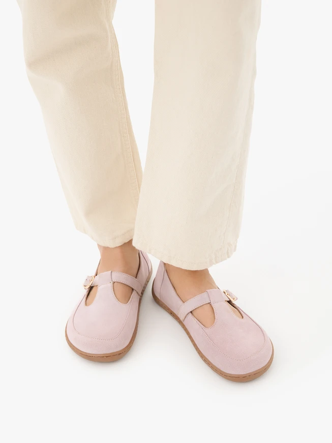 Pink barefoot ballerinas