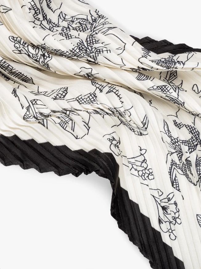 Bright 50x50 cm scarf with black pattern