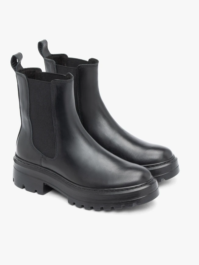 Black full grain leather slippers