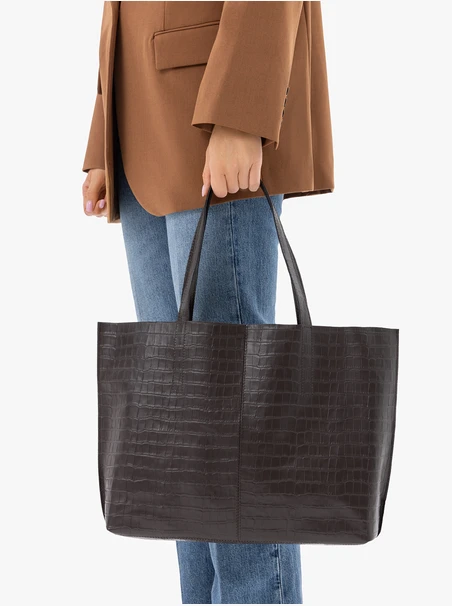 Braune Ledertasche im Krokodilleder-Look