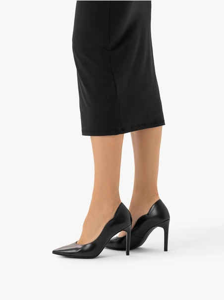 Black grain leather stiletto pumps