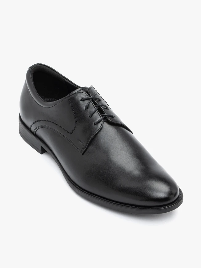 Formelle Schuhe aus schwarzem Leder