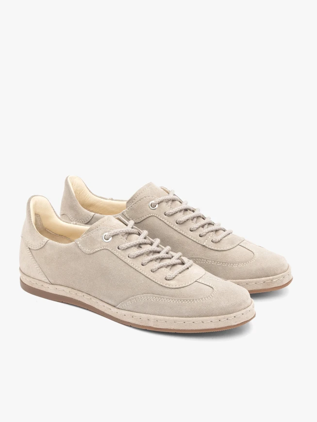 Halbschuhe aus Sandvelours