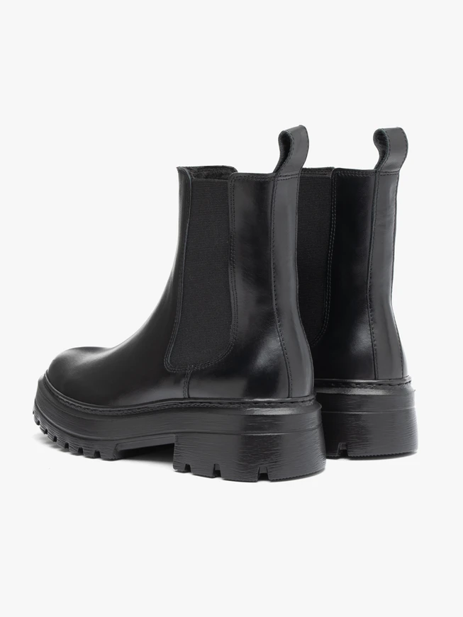 Black full grain leather slippers