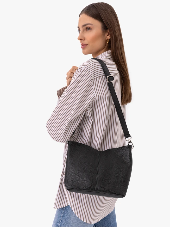 Handtasche aus schwarzem Vollnarbenleder