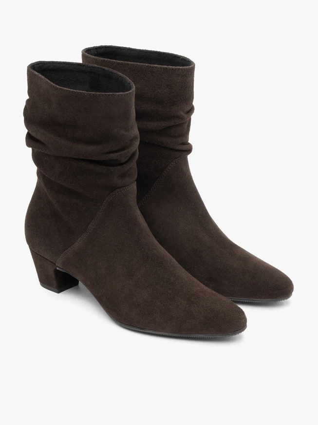 Braune Knitterstiefel