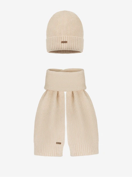 Beige hat and scarf set