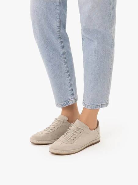 Sand velour half shoes