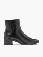 Schwarze Lederstiefel