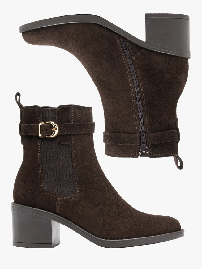 Dark brown slippers with buckle