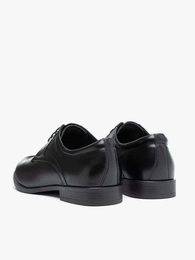 Formelle Schuhe aus schwarzem Leder