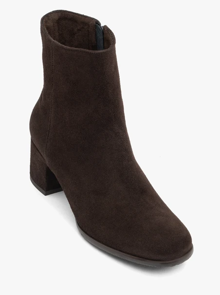 Braune Velourslederstiefel