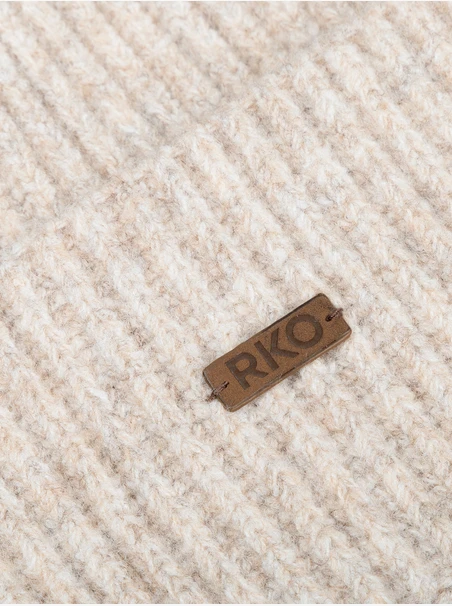 Beige hat with wool blend