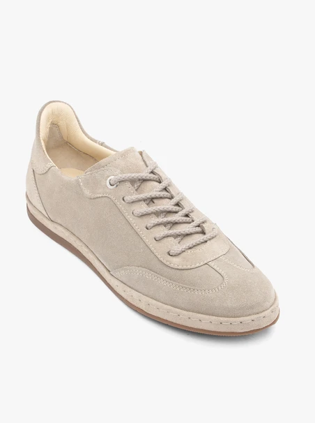 Halbschuhe aus Sandvelours