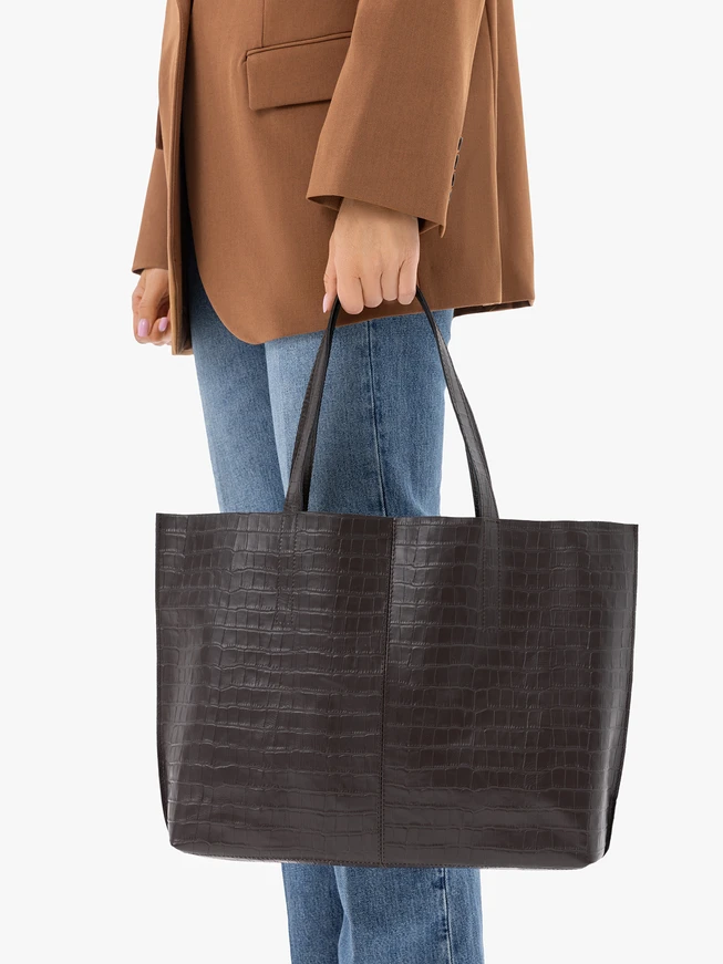 Braune Ledertasche im Krokodilleder-Look