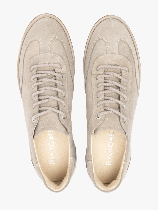 Halbschuhe aus Sandvelours
