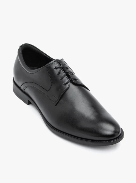 Formelle Schuhe aus schwarzem Leder