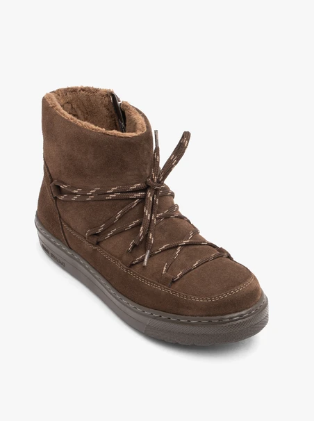 Brown lace-up snow boots