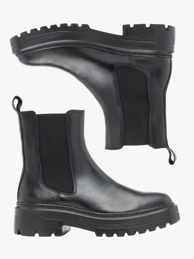 Black full grain leather slippers