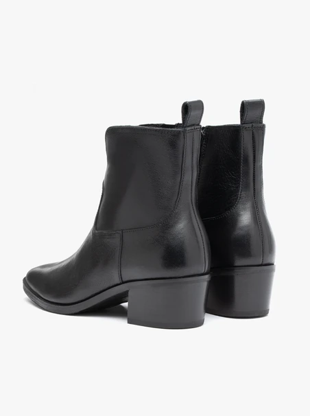 Schwarze Cowboystiefel aus Leder