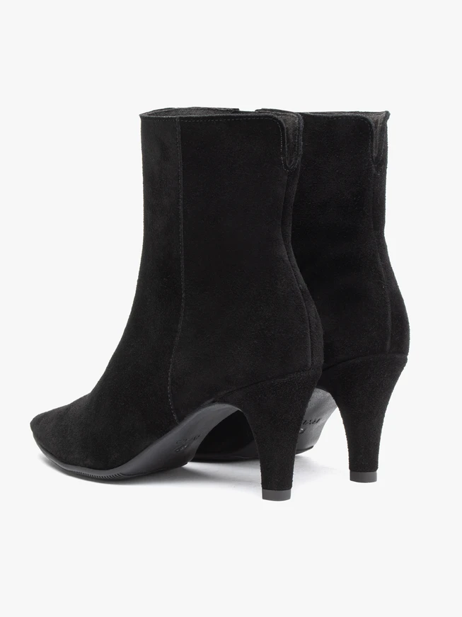 Schwarze hohe Stiefeletten mit Stilettoabsatz