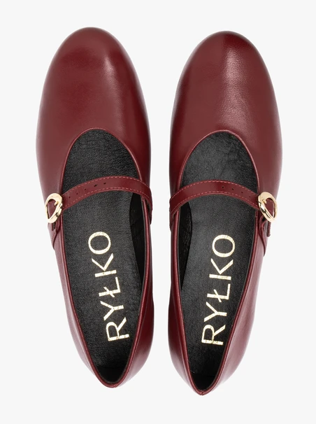 Kastanienbraune Riemchen-Ballerinas