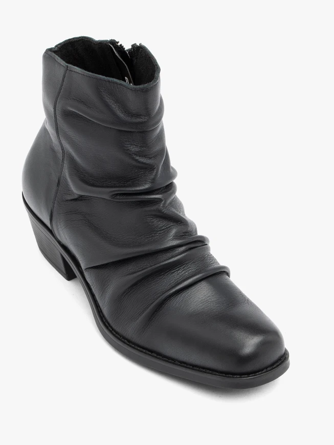<p>Black crinkled ankle boots</p>