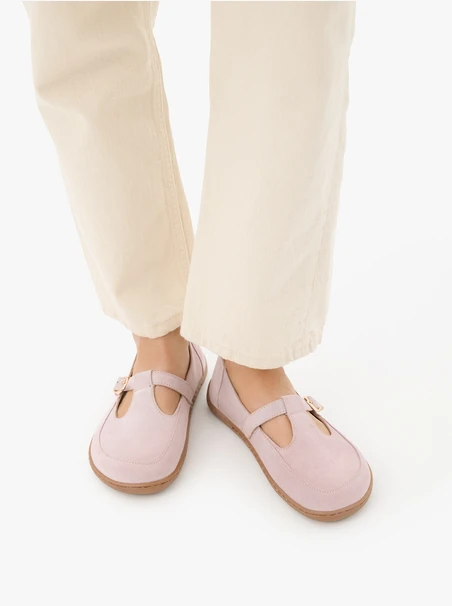 Pink barefoot ballerinas