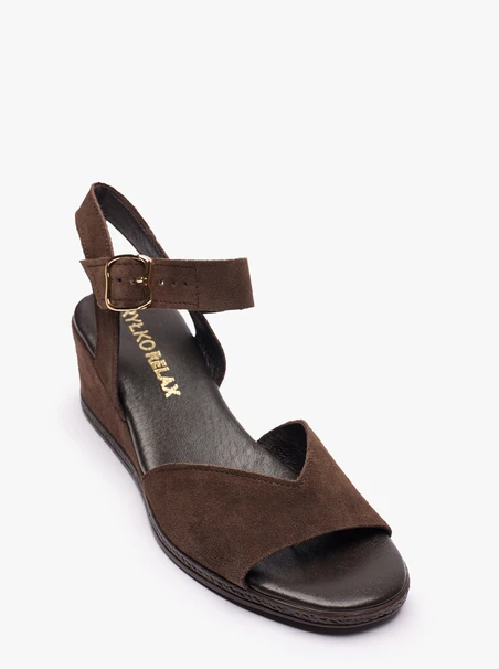 Dunkelbraune Plateausandalen
