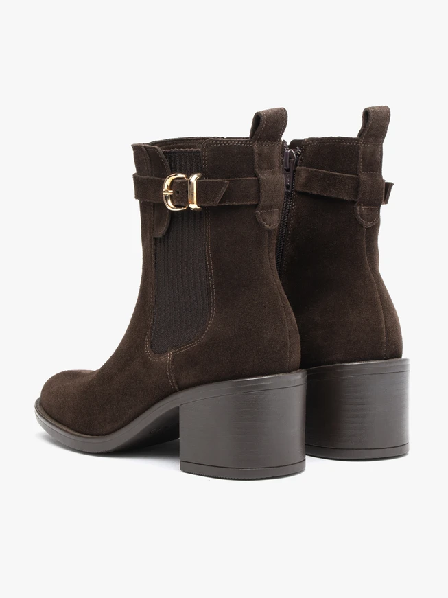 Dark brown slippers with buckle