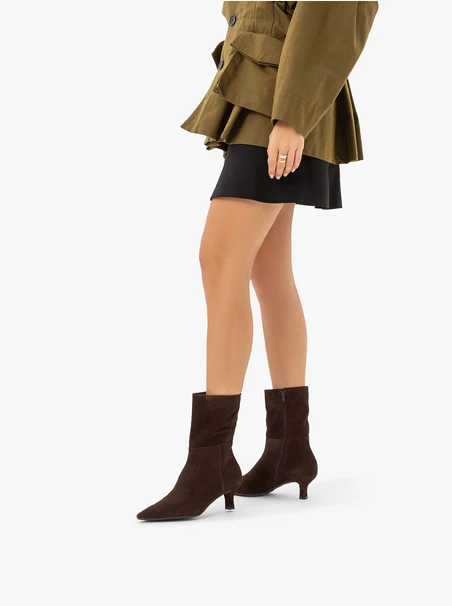 Dunkelbraune hohe Stiefeletten mit Stilettoabsatz