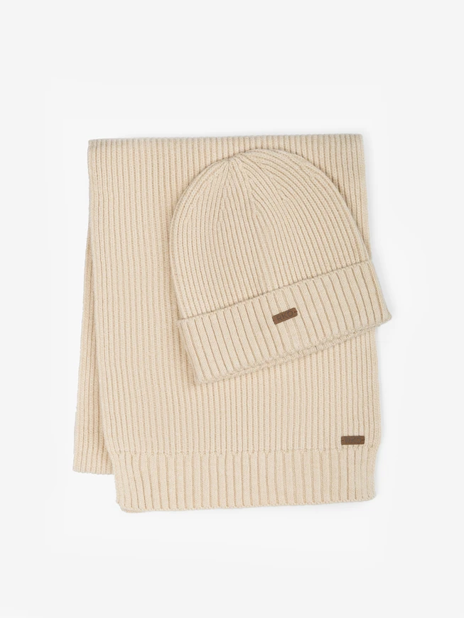 Beige hat and scarf set