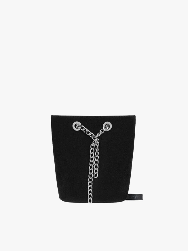 Schwarze Lederhandtasche mit Kette