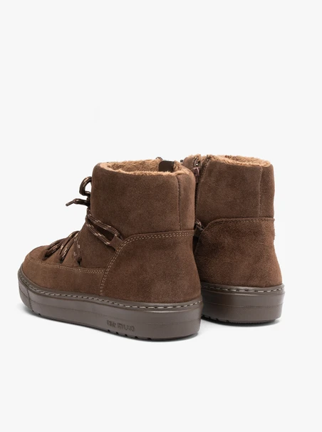 Brown lace-up snow boots