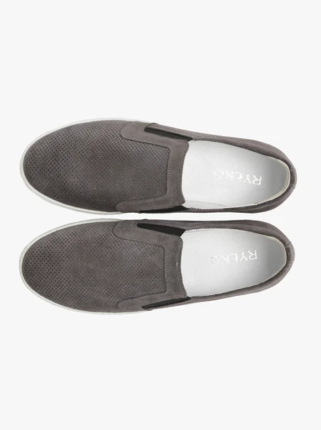 Halbschuhe aus Esche mit Perforation