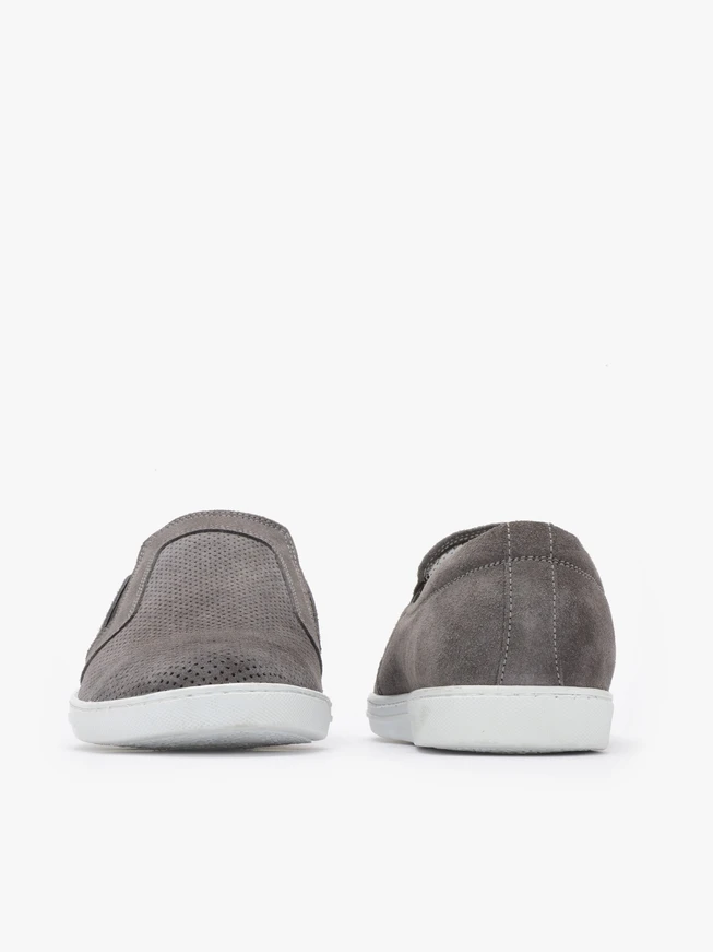 Halbschuhe aus Esche mit Perforation