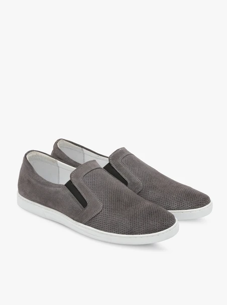 Halbschuhe aus Esche mit Perforation
