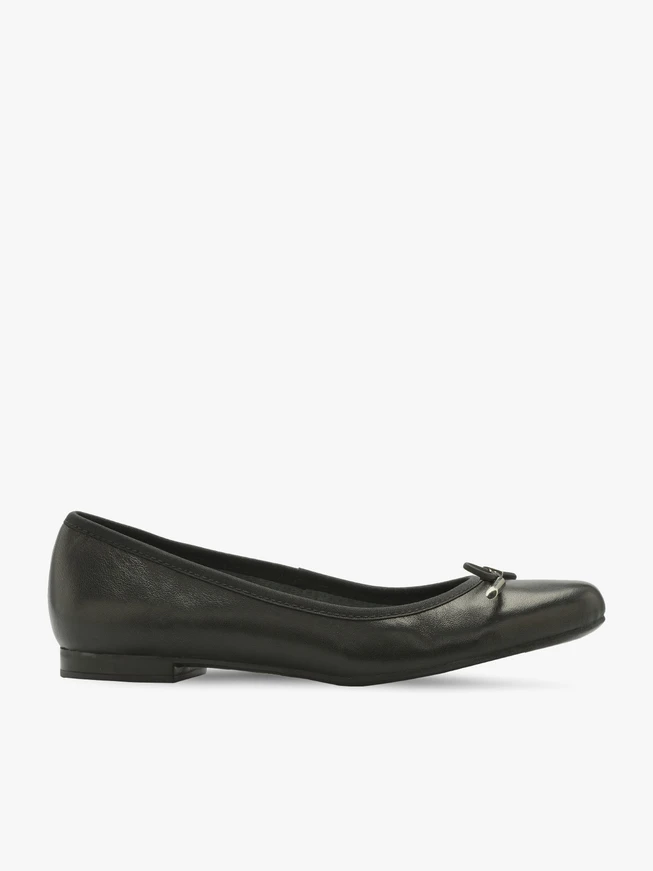 Comfortable ballerinas with bow