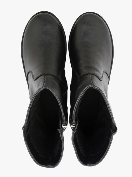 Hohe Stiefel