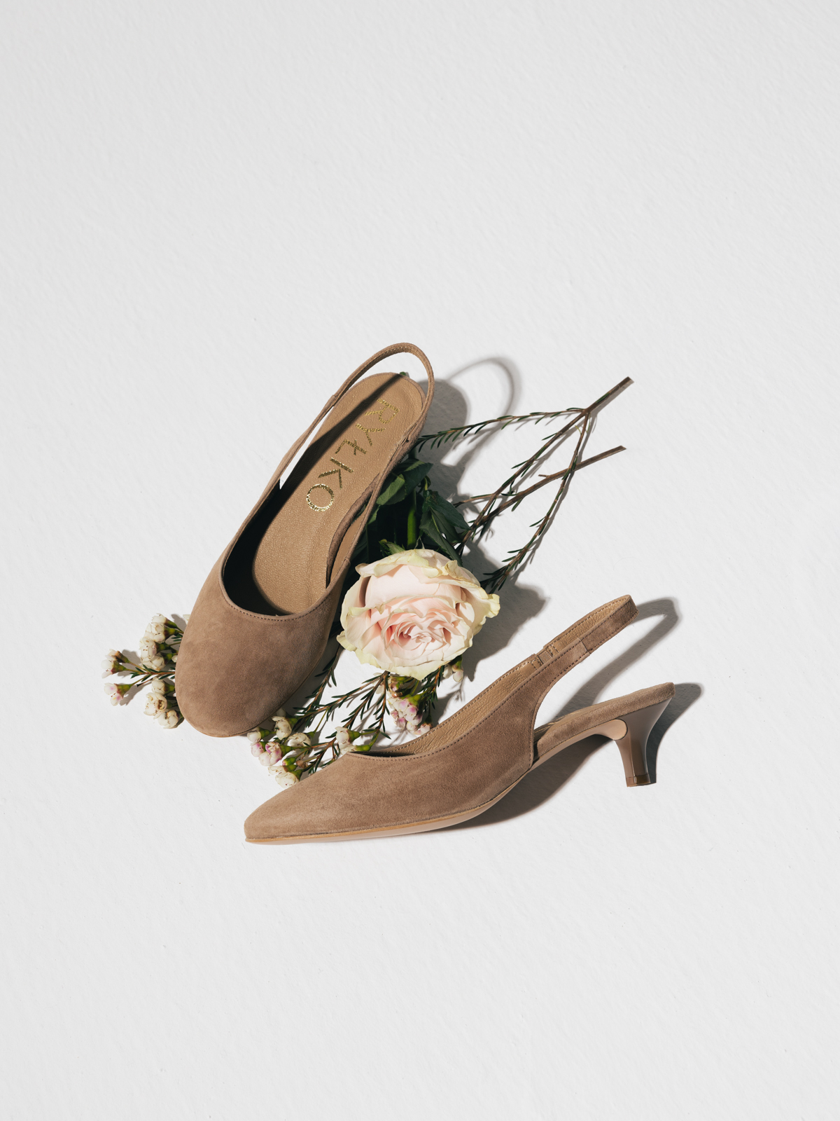 Jasnobrązowe czółenka slingback Ryłko